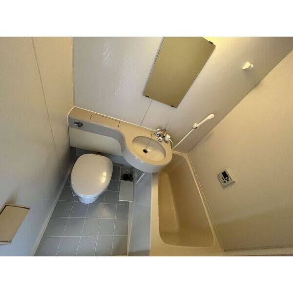 トイレ　※別室の参考写真の為、現況優先です。