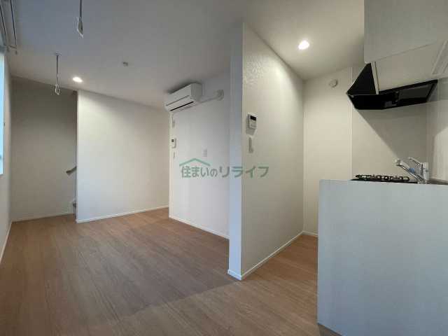 プラスアーバン千歳船橋の居間写真