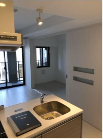 居室・リビング　別号室の参考写真になります。