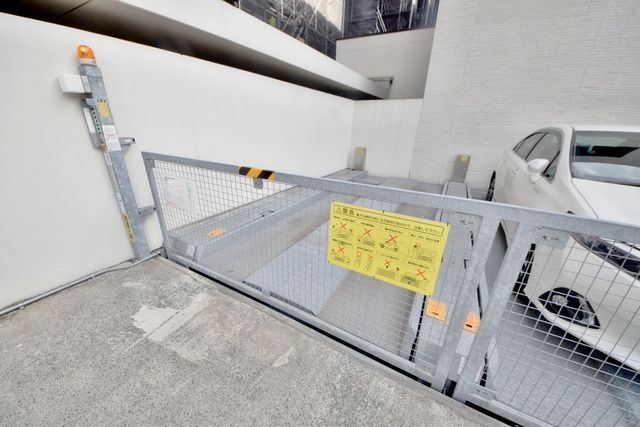 駐車場　お問い合わせはタウンハウジングまで