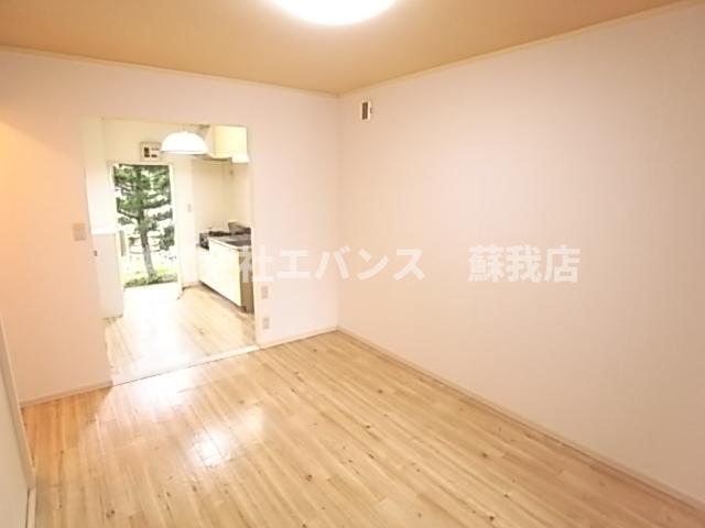 その他部屋・スペース　広くて明るい寝室