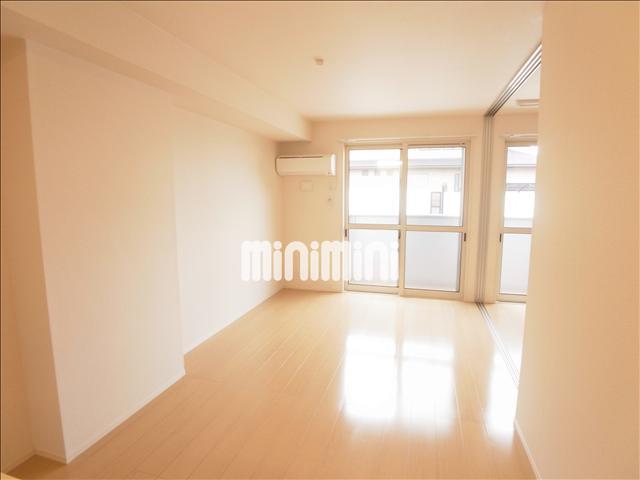 その他部屋・スペース　１１．４帖リビング、エアコン１基付いています。