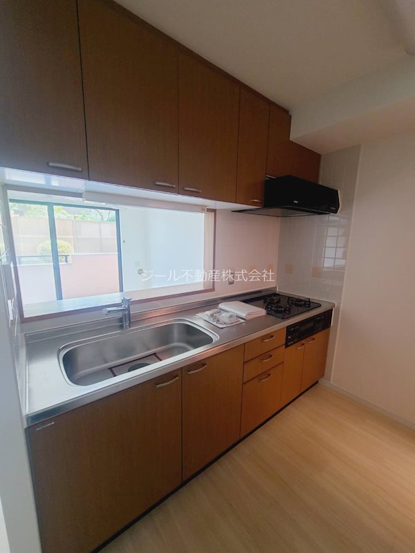 キッチン　人気の対面システムキッチン。