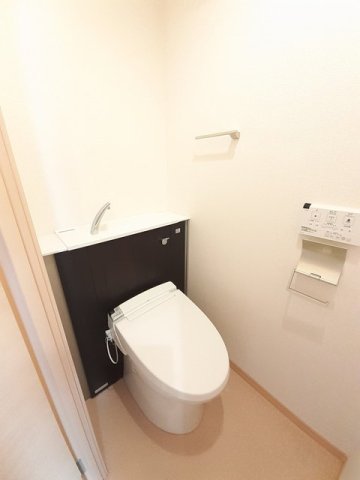 トイレ　清潔感のあるトイレです