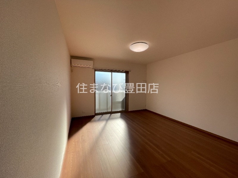 居室・リビング　同型完成モデル