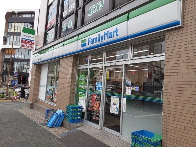 コンビニ　ファミリーマート昭和八事店（コンビニ）まで286m