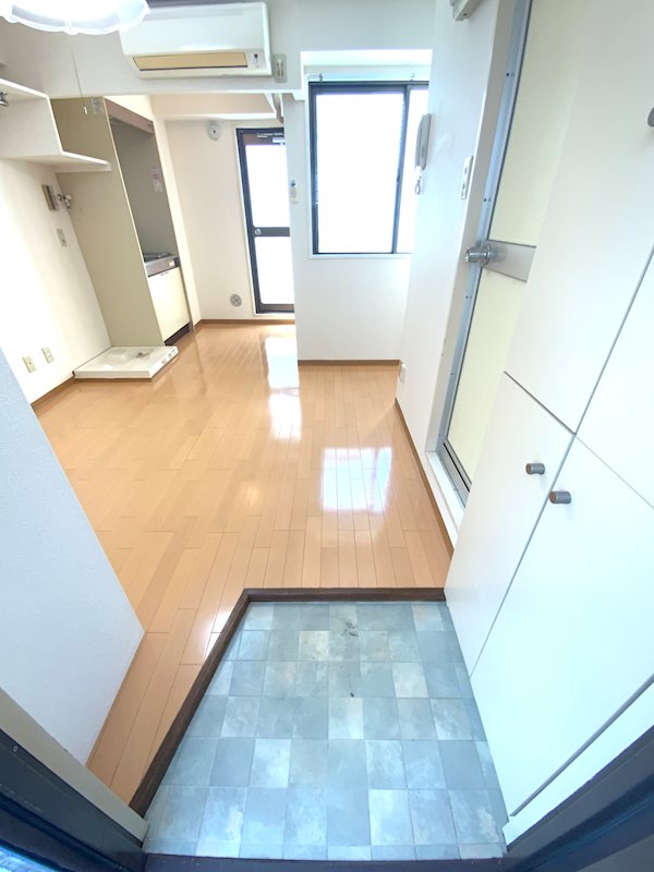 玄関　※他部屋の参考写真です※洗濯機置場は退去後確認