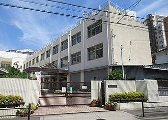 小学校　大阪市立玉川小学校（小学校）まで406m