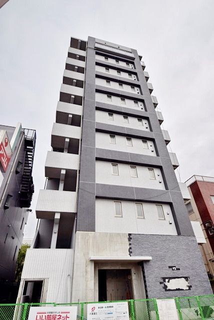 建物外観　★更新料なし！駅徒歩4分！★