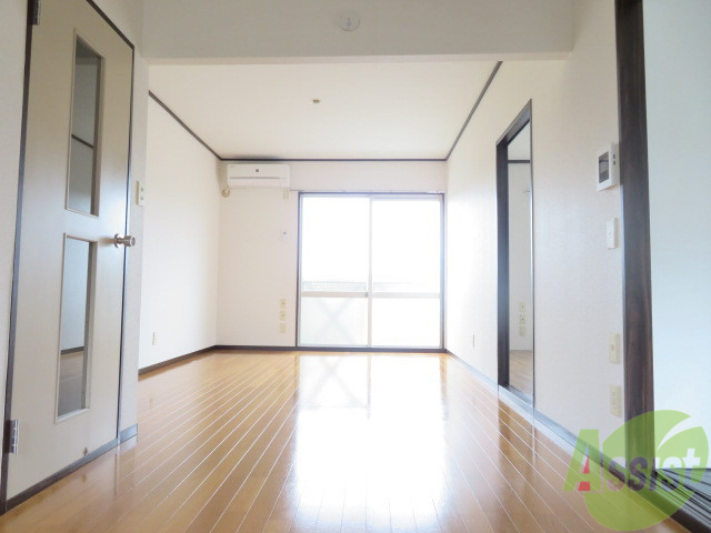 居室・リビング　広くてキレイなＬＤＫが広がっていて、充実した生活が送れそう