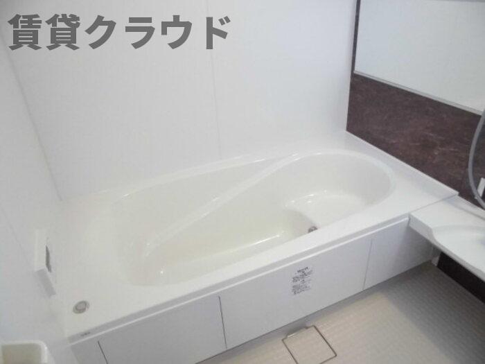 バス・シャワールーム　ゆったり過ごせるお風呂です