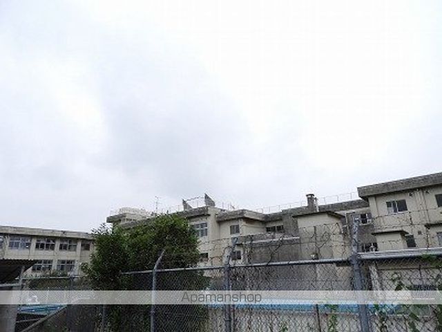 中学校　武蔵村山市立第五中学校（中学校）まで574m