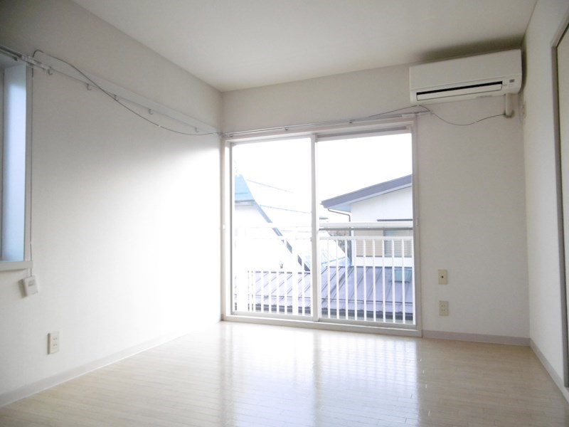 居室・リビング　※写真は別号室です(参考)