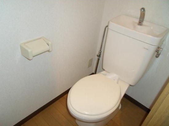 トイレ　弊社は全物件が仲介手数料半月分+税でご紹介可能です。