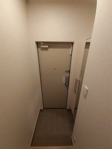 玄関　収納もある玄関です