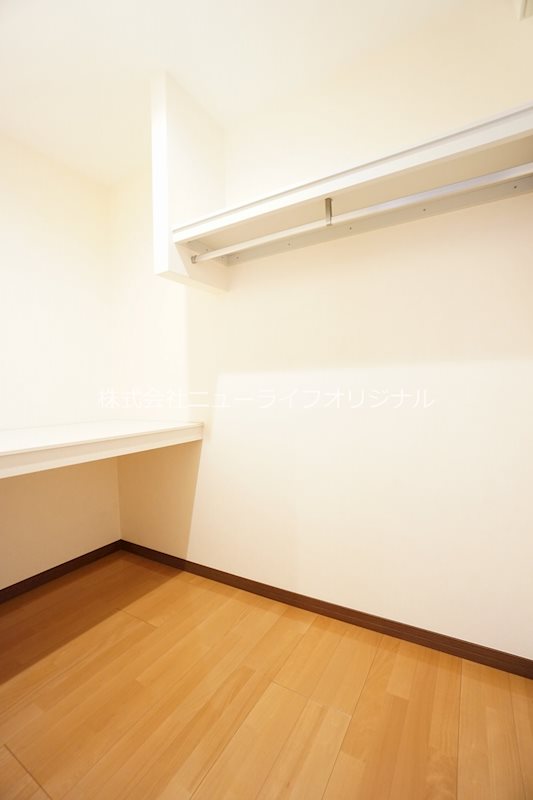 収納　衣類はもちろんたっぷり収納可能なウォークインクローゼット
