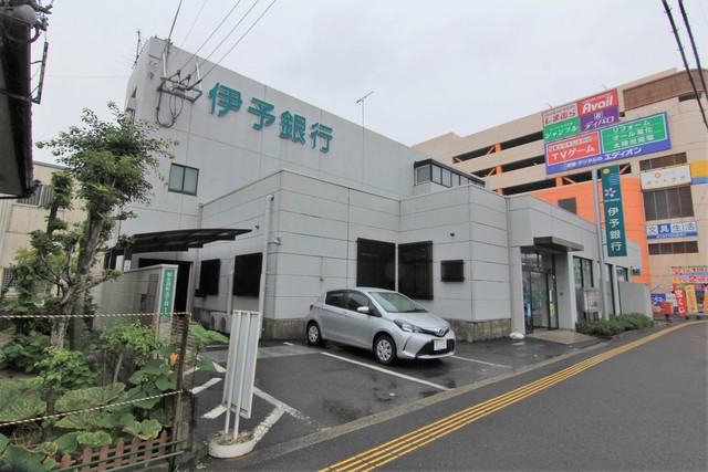 銀行　伊予銀行石井支店（銀行）まで491m