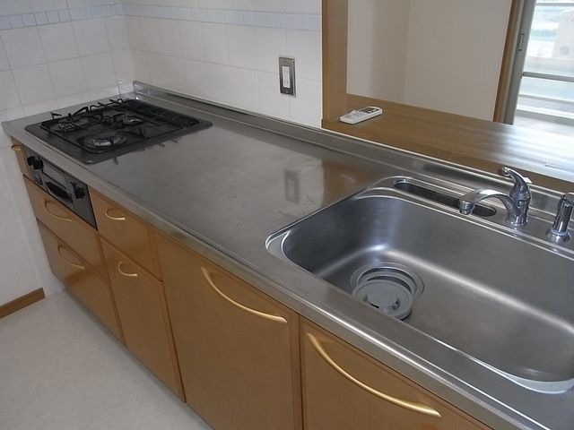 キッチン　同じ間取りの別部屋写真