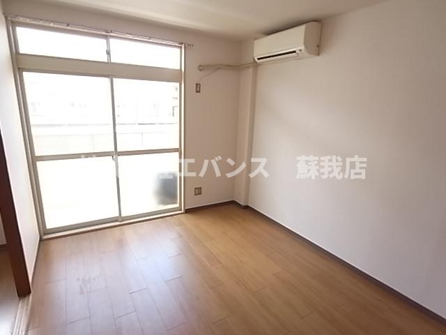 その他部屋・スペース　落ち着いて過ごせるお部屋なので、寝室にいかがでしょうか