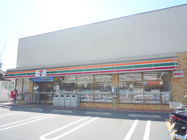 コンビニ　セブンイレブン（コンビニ）まで71m