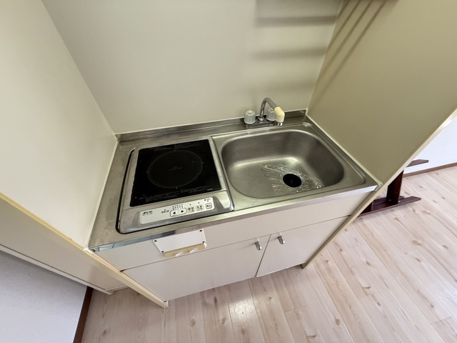 キッチン　別部屋参考写真です