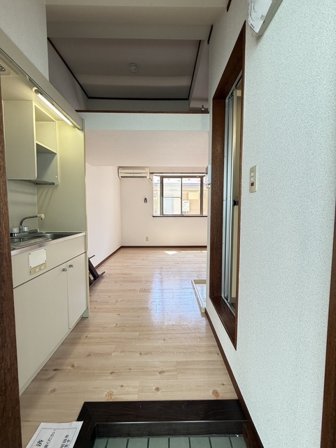 玄関　別部屋参考写真です