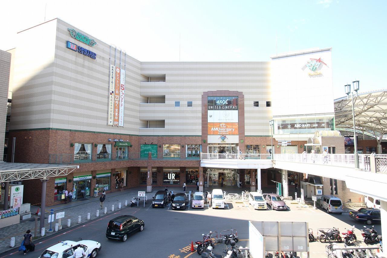 ショッピングセンター　アミュプラザ長崎（ショッピングセンター）まで429m