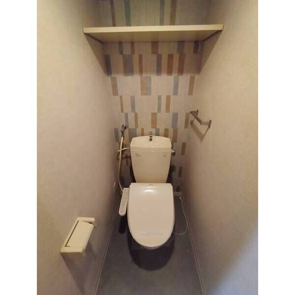 トイレ　温水洗浄便座