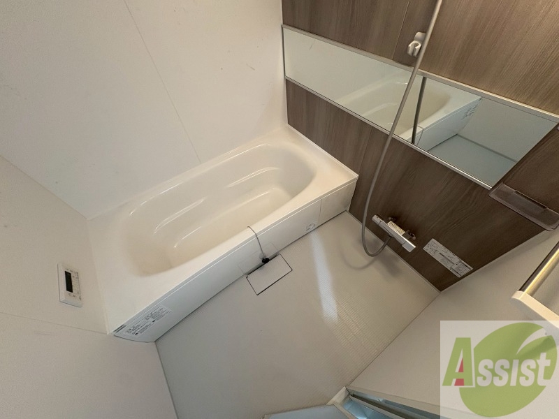 バス・シャワールーム　お風呂になります。一日の疲れを癒してくださいね。