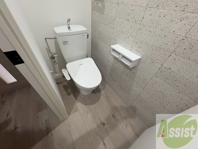 トイレ　シャワートイレになっているので快適です！