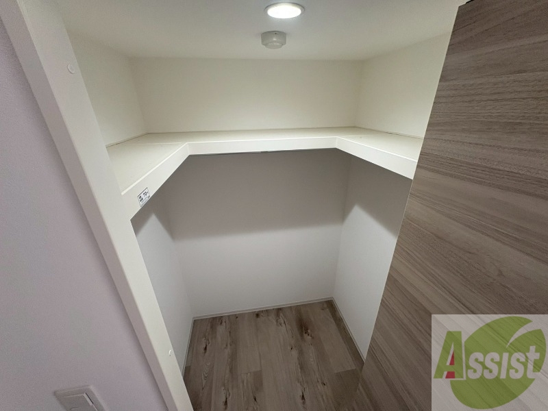 収納　洋室にはクローゼットがあるのですっきり片付きそうです。