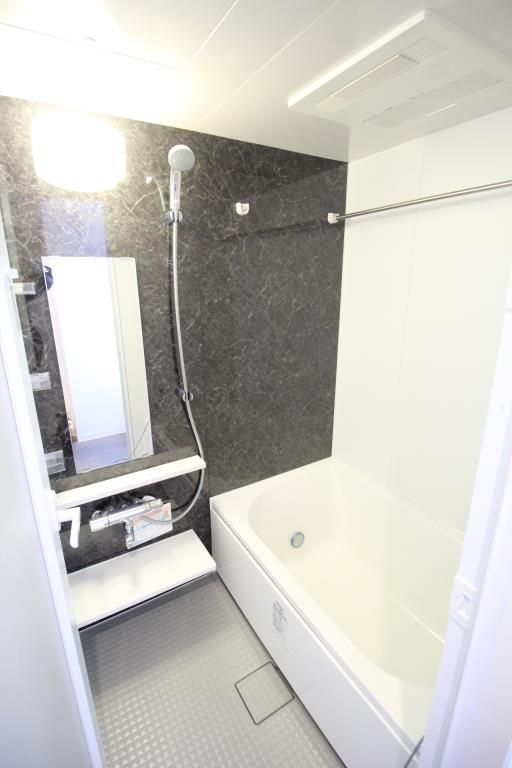 バス・シャワールーム　浴室