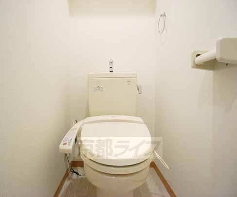 トイレ　ウォシュレット付き