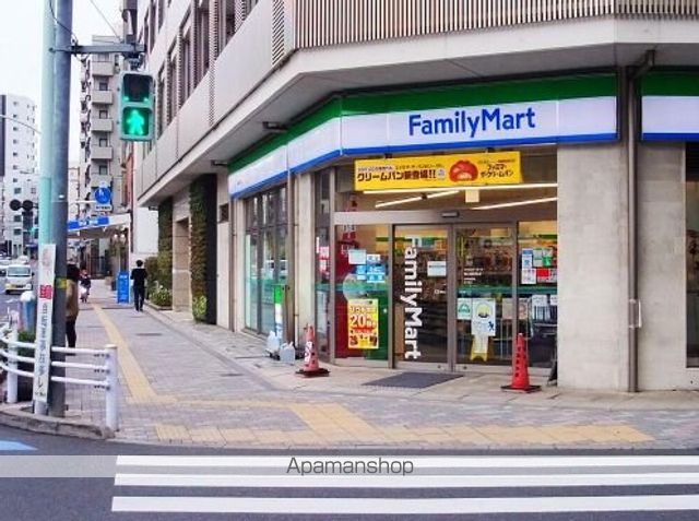 その他　【コンビニエンスストア】ファミリーマート　駒込霜降橋店（その他）まで61m