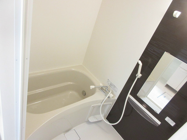 バス・シャワールーム　参考別部屋反転写真