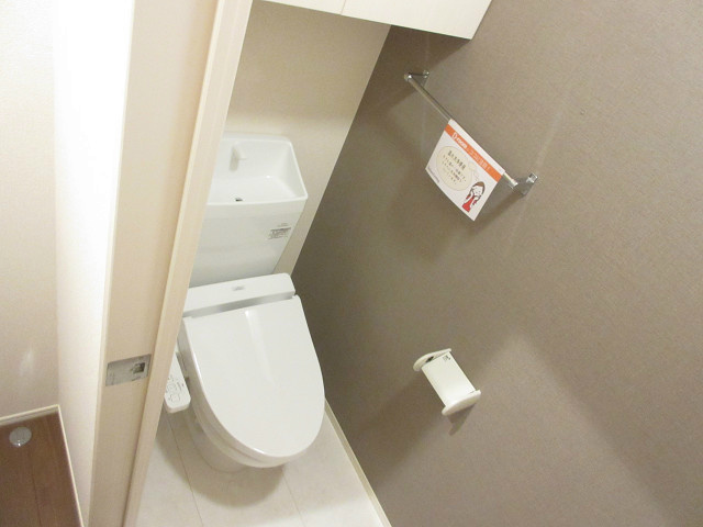 トイレ　参考別部屋反転写真