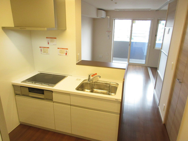 キッチン　参考別部屋反転写真