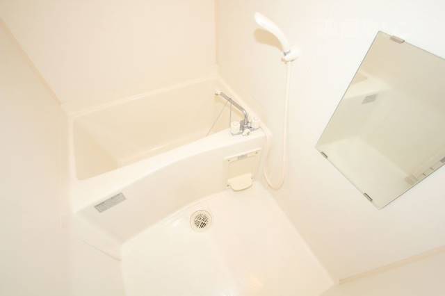 バス・シャワールーム　１日の疲れをリフレッシュ