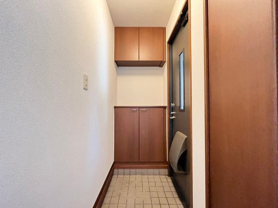 玄関　※別部屋の写真です