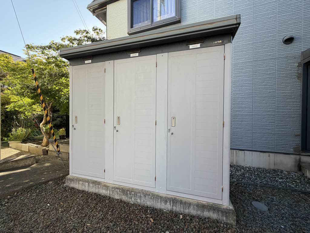 建物外観　ストッカー