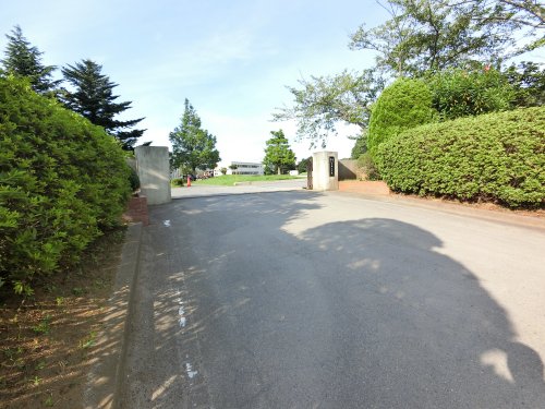 小学校　成田市立吾妻小学校（小学校）まで822m