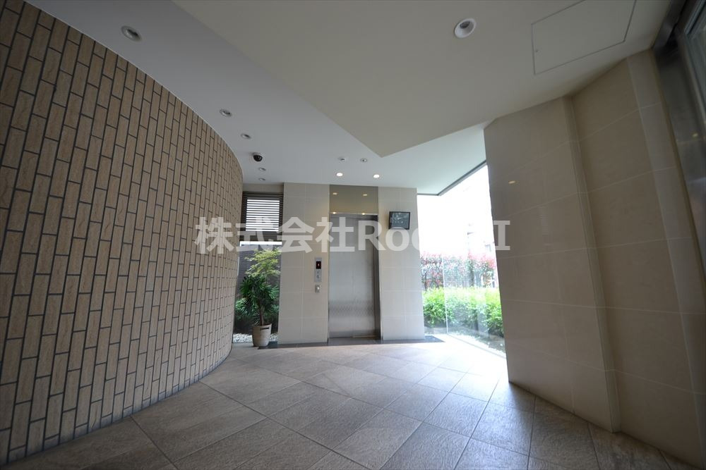 エントランス　建物の内部です