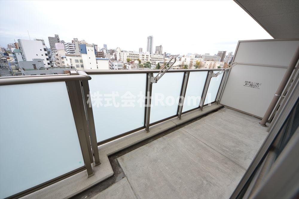 バルコニー　バルコニーからの眺めを楽しみながら食事をしませんか