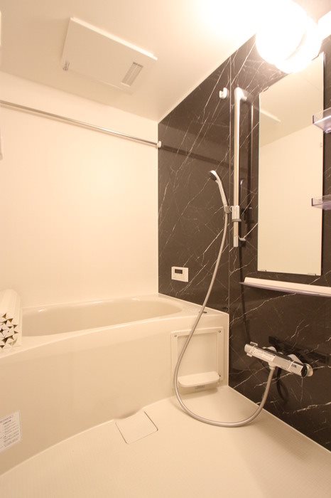 バス・シャワールーム　浴室　※別号室参考写真