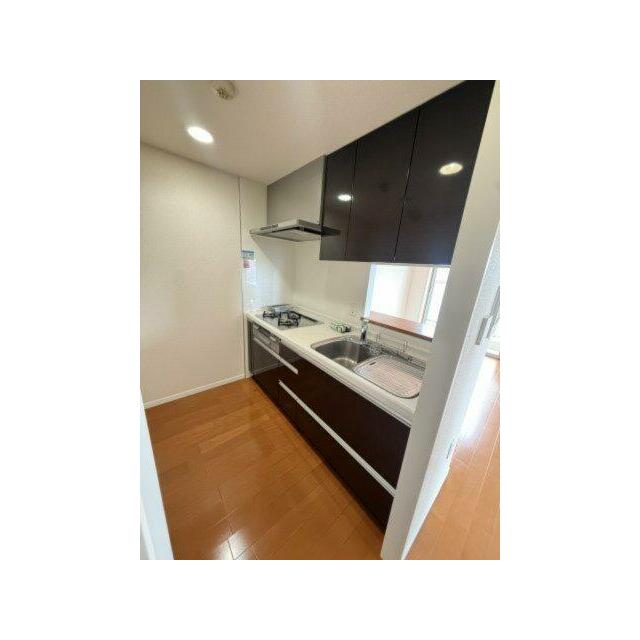 キッチン　３口コンロのシステムキッチン