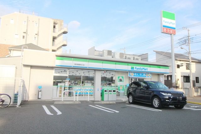 コンビニ　ファミリーマート横浜青葉新石川店（コンビニ）まで395m