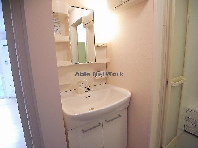 洗面設備　※同型参考写真