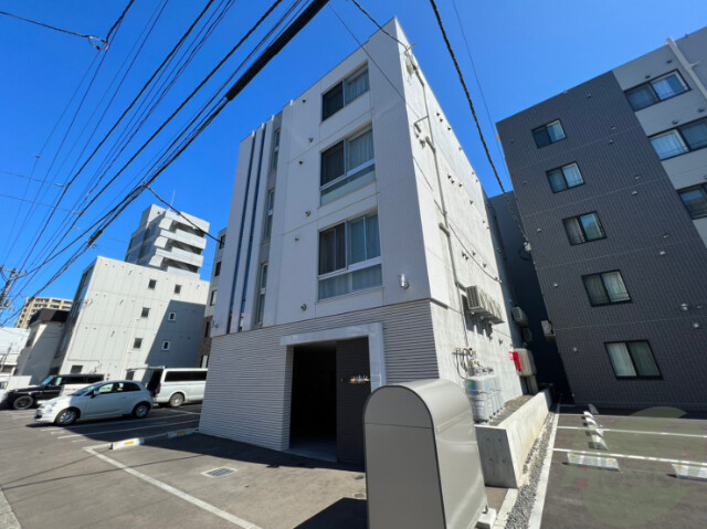 建物外観　札幌市中央区南１４条西「ファランドール幌平橋」