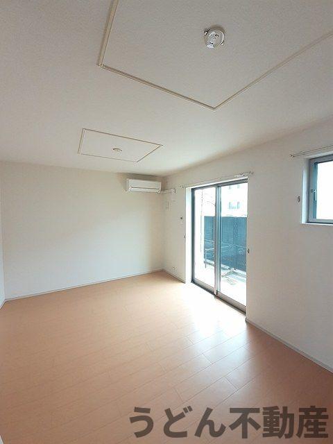 居室・リビング　うどん県のお部屋探しはうどん不動産へ うどんちゃんとLINE