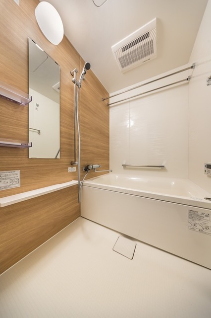 バス・シャワールーム　※写真は同タイプ住戸です。